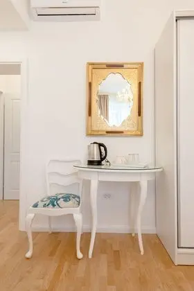 Premier Tek Büyük Yataklı Oda, Avlu Manzaralı