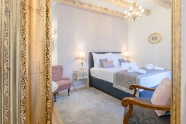 Royal Stüdyo, Bahçe Manzaralı