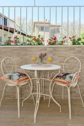 Royal Stüdyo, Bahçe Manzaralı