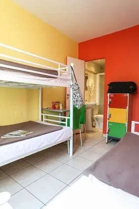 Ortak Ranzalı Oda, Sadece kadınlar için, Özel Banyo