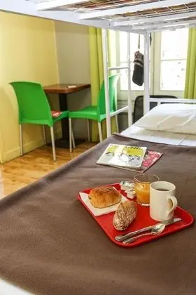 Ortak Ranzalı Oda, Sadece kadınlar için, Özel Banyo