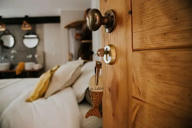 Comfort Tek Büyük veya İki Ayrı Yataklı Oda, Banyolu/Duşlu, Bahçe Manzaralı