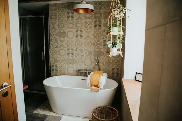 Superior Tek Büyük veya İki Ayrı Yataklı Oda, Banyolu/Duşlu, Bahçe Manzaralı