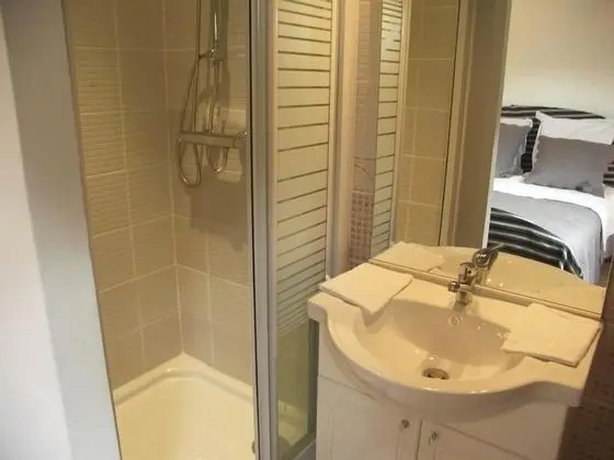 Classic Tek Büyük Yataklı Oda (Grise)