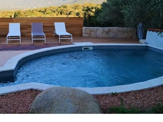 Family Kır Evi, Banyolu/Duşlu, Havuz Manzaralı (Le Moulin de Figari)