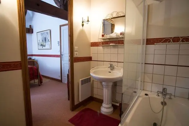 Tek Büyük Yataklı Oda, Nehir Manzaralı (La Crapaudine)