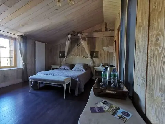 Tek Büyük Yataklı Oda, Nehir Manzaralı (Hévéa)