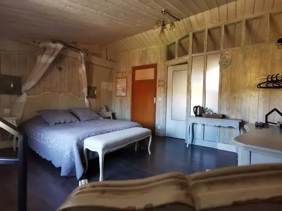 Tek Büyük Yataklı Oda, Nehir Manzaralı (Hévéa)