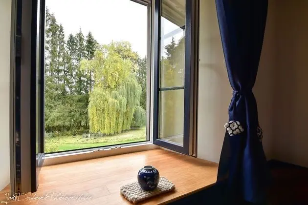 Tek Büyük Yataklı Oda (Entre parenthèses)