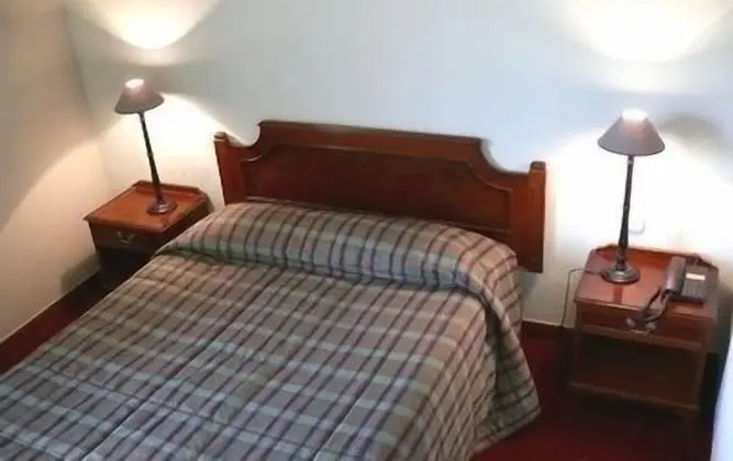 Classic Tek Büyük Yataklı Oda