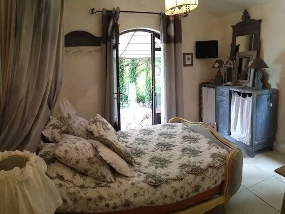 Comfort Tek Büyük Yataklı Oda, Banyolu/Duşlu, Bahçe Manzaralı