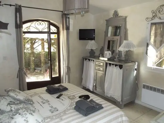 Comfort Tek Büyük Yataklı Oda, Banyolu/Duşlu, Bahçe Manzaralı