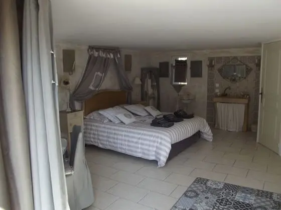 Comfort Üç Kişilik Oda, Banyolu/Duşlu, Bahçe Manzaralı