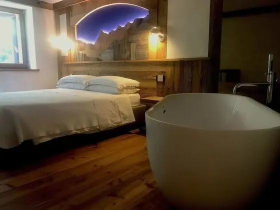 Deluxe Tek Büyük Yataklı Oda