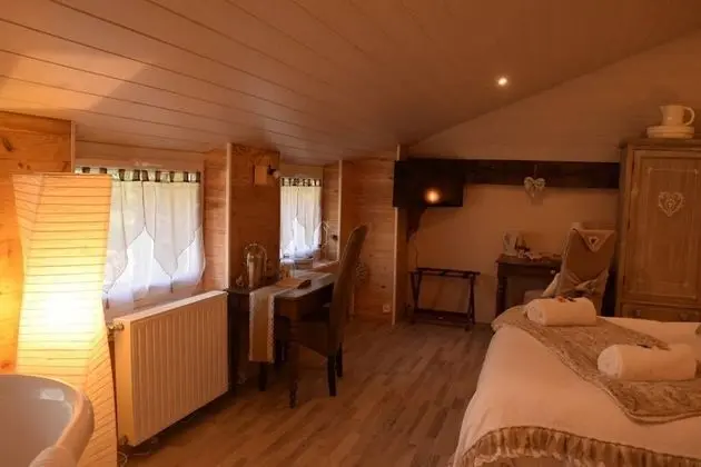 Romantic Tek Büyük Yataklı Oda