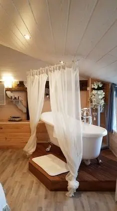 Romantic Tek Büyük Yataklı Oda