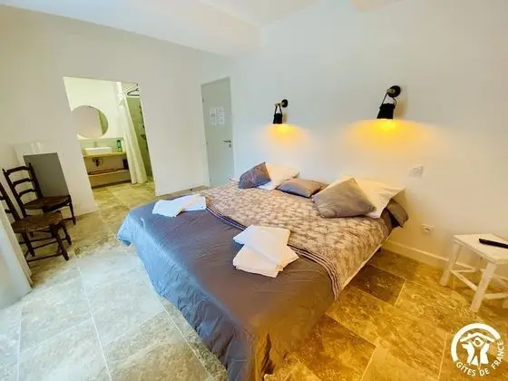 Chambre Confort Double ou avec lits jumeaux, accessible aux personnes à mobilité réduite (Mouline)