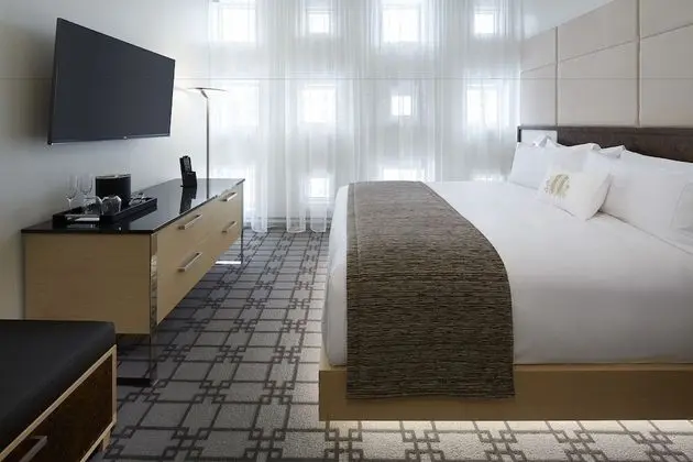 Deluxe Oda, 1 En Büyük (King) Boy Yatak (390 SQFT  36 SQM)