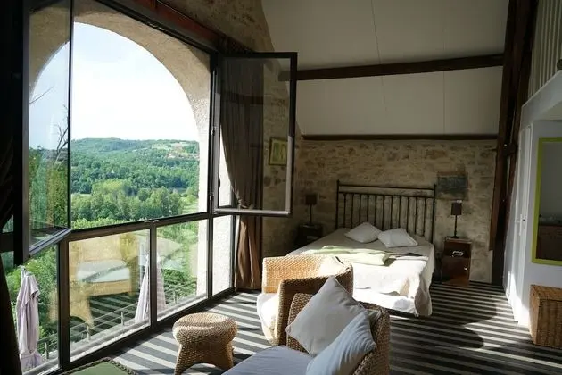 Panoramic Tek Büyük Yataklı Oda