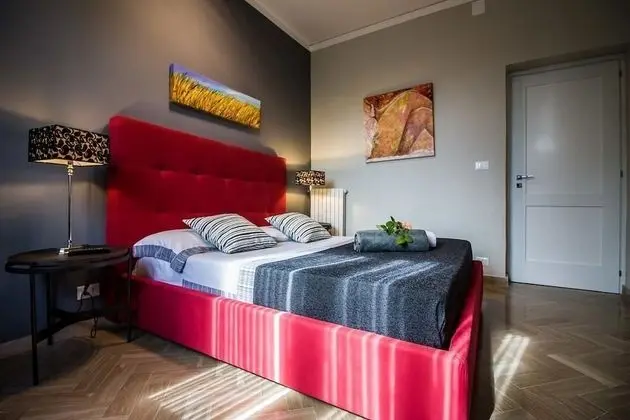 Tek Büyük veya İki Ayrı Yataklı Oda (private external bathroom)