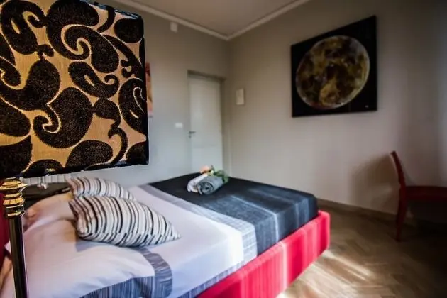 Tek Büyük veya İki Ayrı Yataklı Oda (private external bathroom)