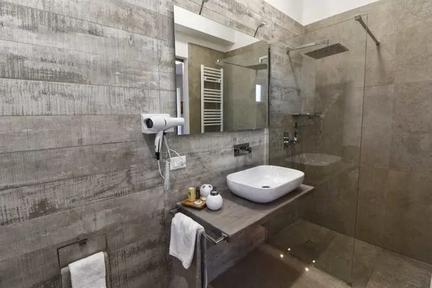 Tek Büyük veya İki Ayrı Yataklı Oda (private external bathroom)