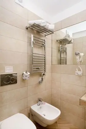 Üç Kişilik Oda, Bahçe Manzaralı