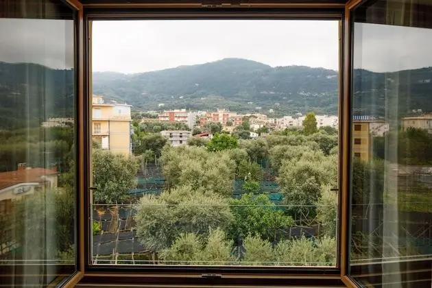Üç Kişilik Oda, Bahçe Manzaralı