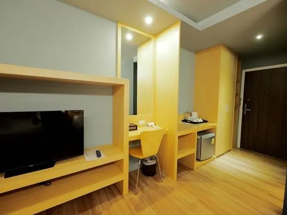Deluxe King Bed