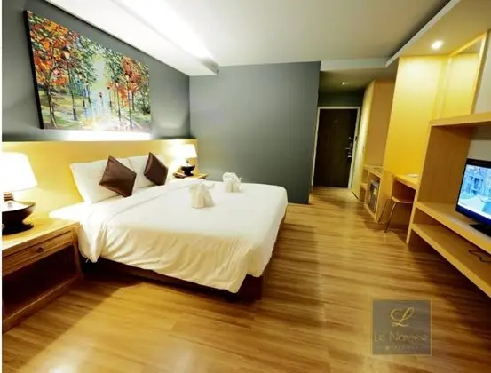 Deluxe King Bed