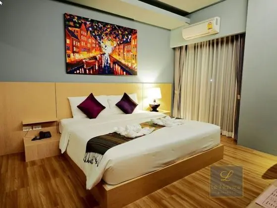 Deluxe King Bed