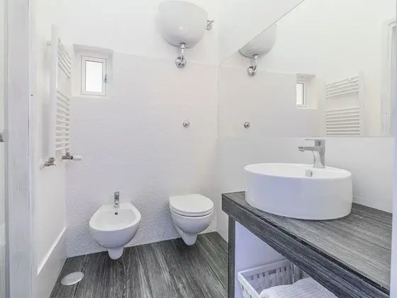 Comfort Tek Büyük veya İki Ayrı Yataklı Oda, Banyolu/Duşlu (Nennella)