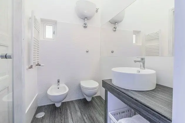 Comfort Tek Büyük veya İki Ayrı Yataklı Oda, Banyolu/Duşlu (Nennella)