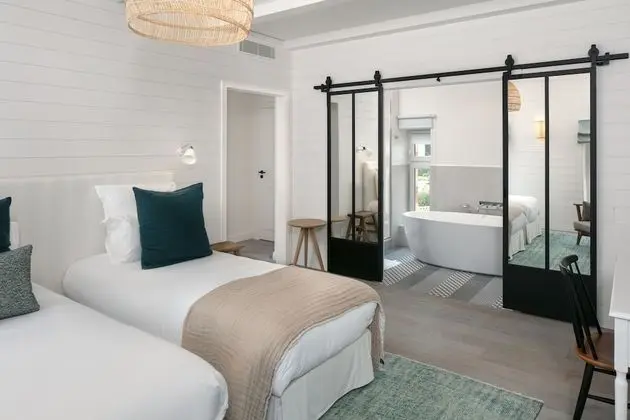 Deluxe Tek Büyük veya İki Ayrı Yataklı Oda, Kısmi Deniz Manzaralı (Poternes)