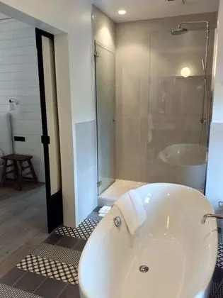 Deluxe Tek Büyük veya İki Ayrı Yataklı Oda, Kısmi Deniz Manzaralı (Poternes)