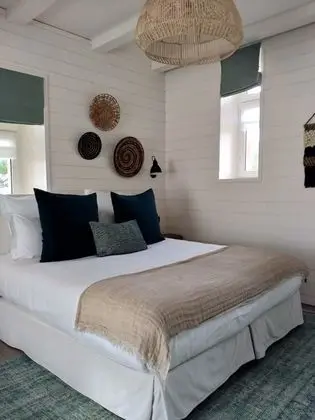 Superior Tek Büyük veya İki Ayrı Yataklı Oda, Kısmi Deniz Manzaralı (Poternes)