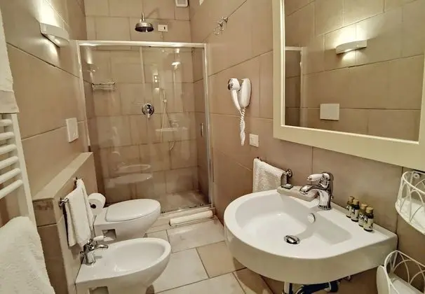 Standard Tek Büyük Yataklı Oda, Bahçe Manzaralı