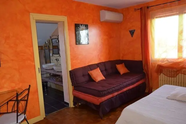 Üç Kişilik Oda (La Marocaine)