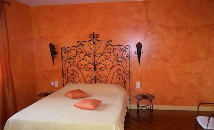 Üç Kişilik Oda (La Marocaine)