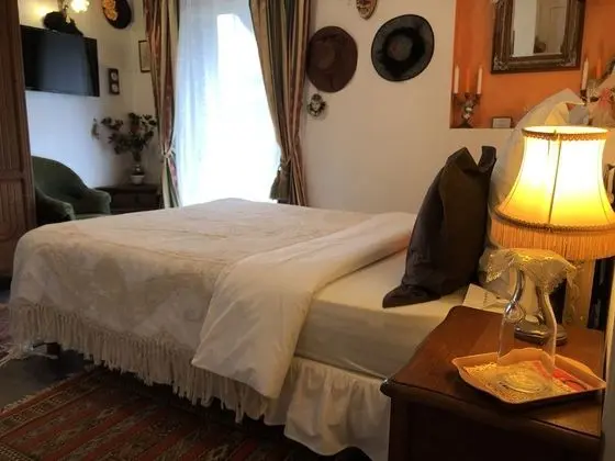 Tek Büyük Yataklı Oda, 1 Çift Kişilik Yatak, Sigara İçilmez (Aux Chapeaux)