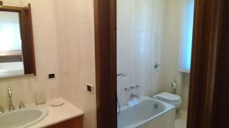 Tek Büyük veya İki Ayrı Yataklı Oda, Bahçe Manzaralı (Gialla)