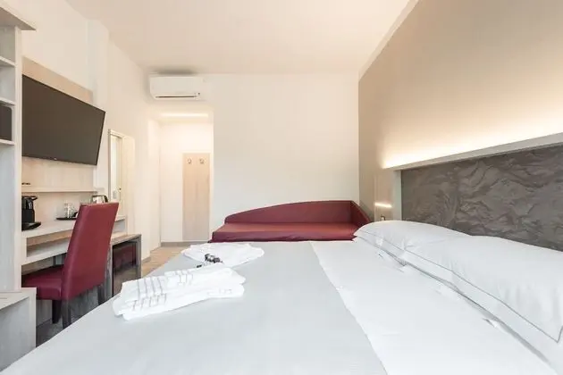 Comfort Tek Büyük veya İki Ayrı Yataklı Oda