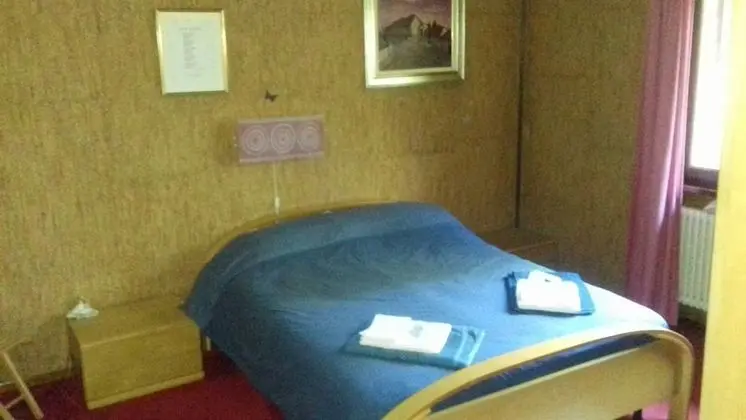 Tek Büyük Yataklı Oda, Ortak Banyo