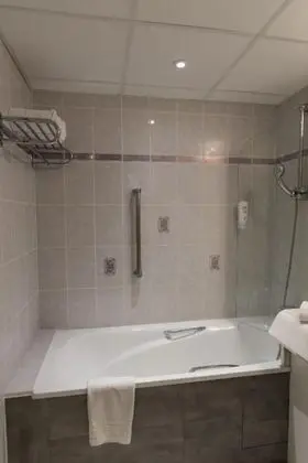 Üç Kişilik Oda, Birden Çok Yatak