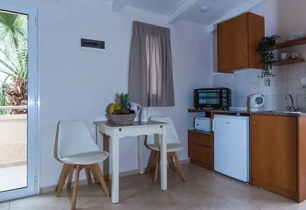 Standard Twin (Double) Studio with Garden View