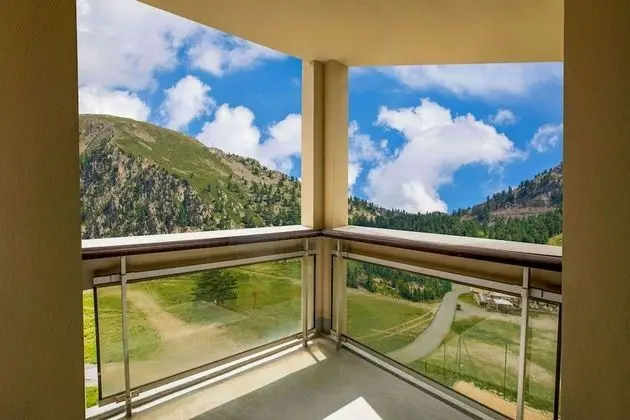 Üç Kişilik Oda, Balkon