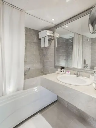 Deluxe Tek Büyük veya İki Ayrı Yataklı Oda