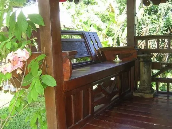 Poolside Bungalow (Single Croco)