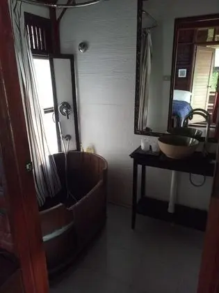 Poolside Bungalow (Single Croco)