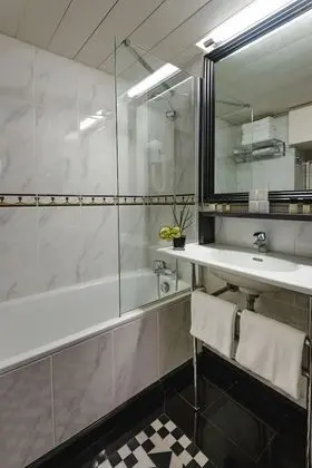 Classic Tek Büyük Yataklı Oda